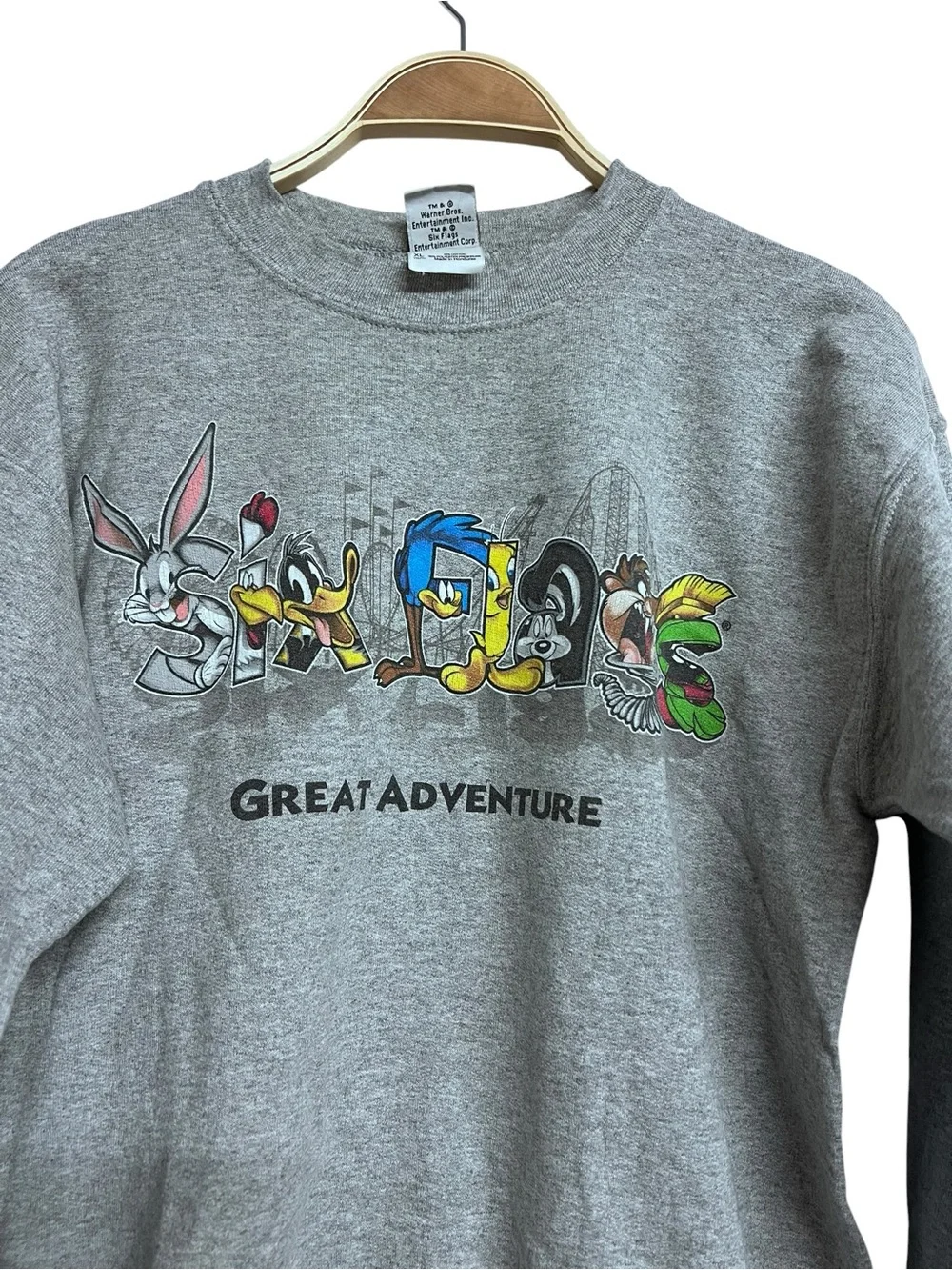 Vintage Youth Sixflags Great Adventure Grey Looney Tunes Crewneck Sweatshirt